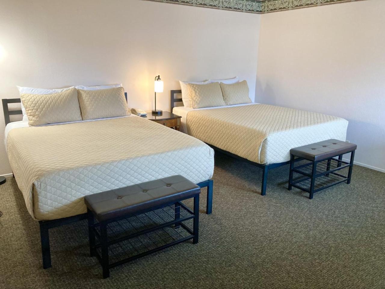Coast Riders Inn سان سيموان الغرفة الصورة