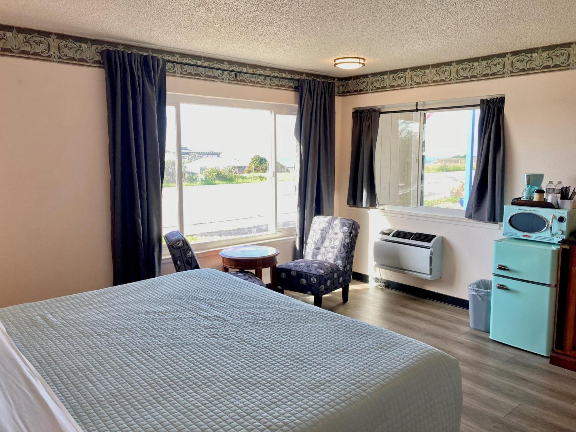 Coast Riders Inn سان سيموان الغرفة الصورة